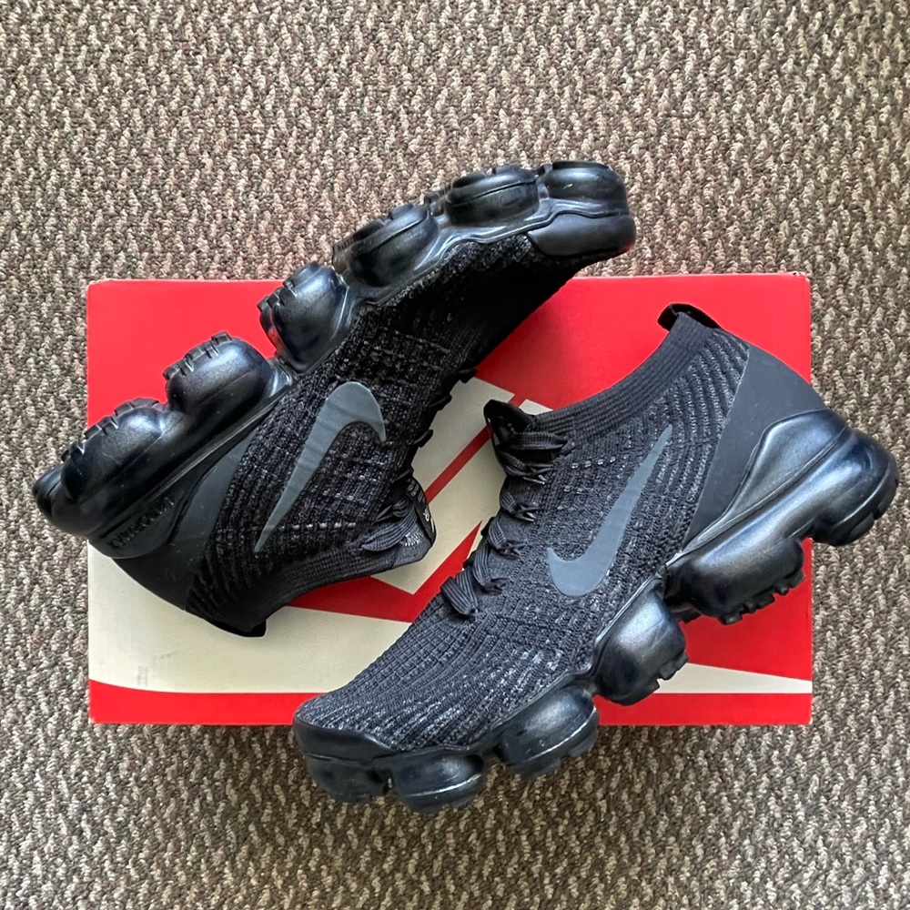 Nike Women’s Air VaporMax Flyknit 3 Running Shoes Sz 6.5 - Picture 2 of 9